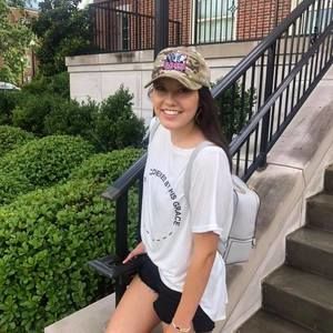 Meet your Posher, Jillian